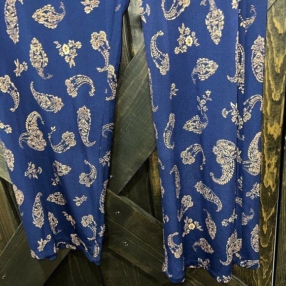 Kaileigh Jumpsuit S Stitch Fix NWT Paisley Print Wide Leg Tie Waist Pockets Blue - Picture 4 of 11
